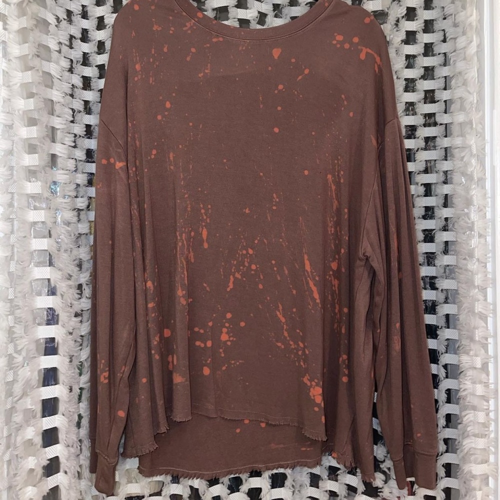 Kendall & Kylie acid wash pullover